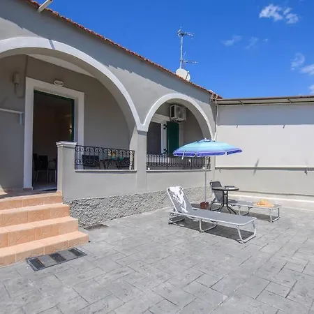 Apartment Fotini's By The Sea Petrití